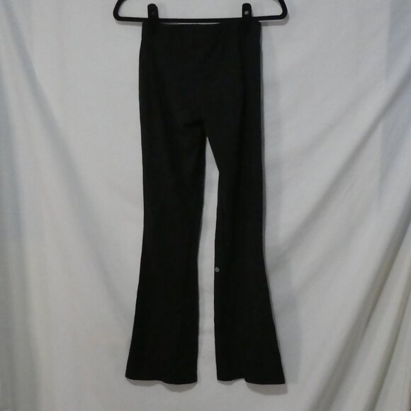LULULEMON ATHLETICA | 4 regular | Black Flared Leggings - Picture 2 of 16